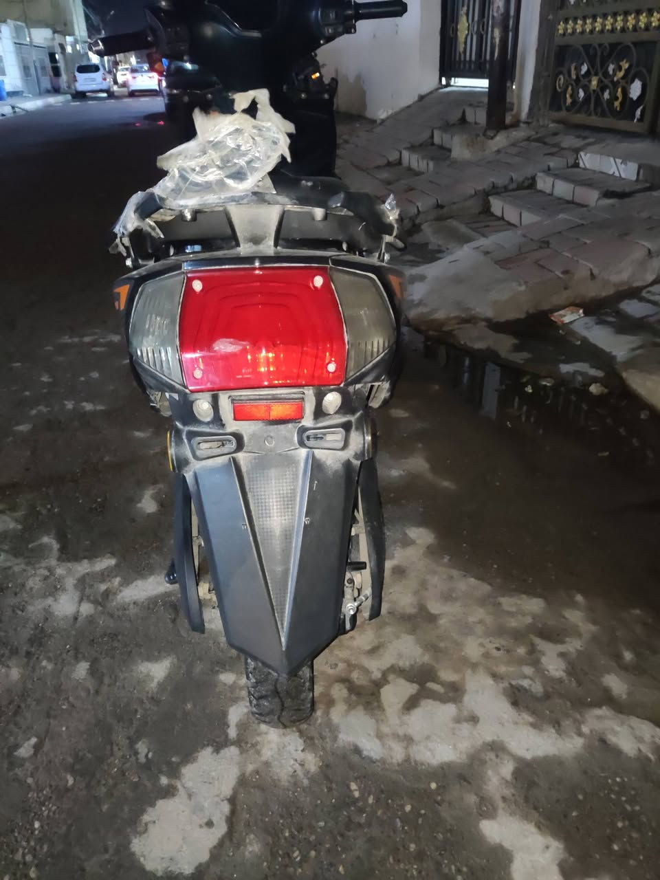 دراجه شحن للبيع
موديل 24 
مكاني الرمادي الملعب 
السعر 450 بي مجال 
***********
