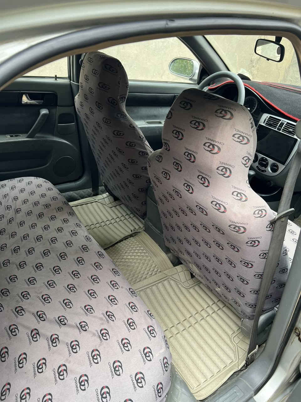 السلام عليكم اوبترا موديل ٢٠٠٥ رقم قادسية بسمي رقم مميز حلو مكينه كير حداديه جيده سياره بيه جراد مكان سياره بابل ورديه خارج السعر ٦٥ بيه مجال 
رقم هاتف ***********
