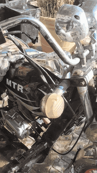 ستوته موديل 2007 رقم سنويه اسود بدون راعي مكاتبه الشارع مقفوله كفاله عامه مكان الحيي***********.  900
