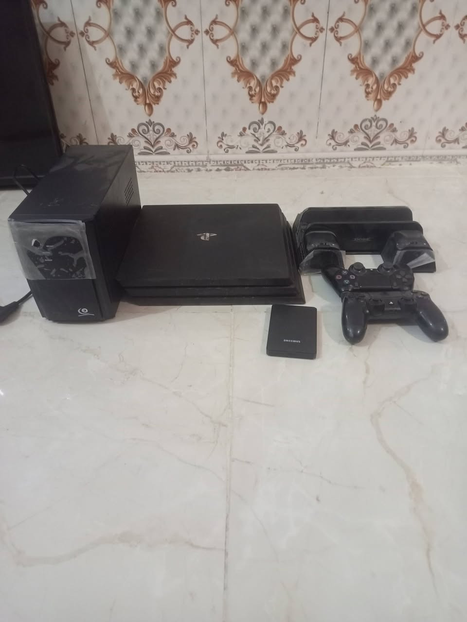 سلام عليكم PS4 برو مهكر
نضام: 9
. واحد تيرا
هادر 250
يوبي اس 
2 جوستك 
جهاز تبريد 
شاشهDENKA
حجم 32
قيم ب اليرضي الله واخذه


**إذا كنت صاحب هذا الإعلان وتريد حذفه لأي سبب، رجاءا أرسل رسالة إلى الدعم الفني**