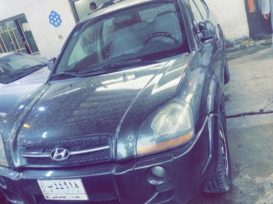 سياره توسان ٢٠٠٨ امريكي السيارة نظيفة وحلوة مكينة ٢٧٠٠  تنسى الصرف بيها تدفئة تبريد حدادية جديده 
كير محرك كفالة السيارة مصبوغه احزام للجمالية تخم تاير جديد جواها 
سعرها ١١٠ وبيها مجال للشراي 
للتواصل ***********
واتساب ***********
رقمها بغداد بأسمي
