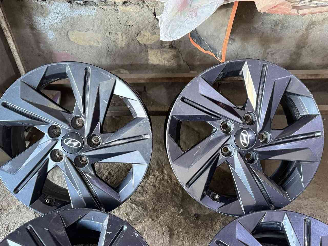 تخم ويل وتاير حجم ١٦ اصلي مكفول شرط الفحص البيع او مراوس مكاني كربلاء طوريج ***********
