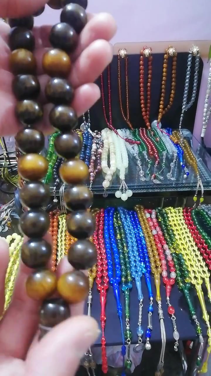 ياألله.يارزاق. مزاد مسبحة فحلة خام تركي كصة دائرية عدد الحبات 25 حبة درجة أولى قطعه من النوادر شبيهة الخام الخشب.. مزاد أعلى سعر ابيع👍 الحجز حصرا عن طريق الواتساب *********** 👈 توصيل بغداد وجميع المحافظات 5 آلاف 🌹
