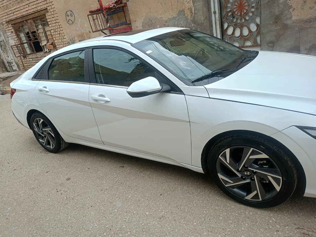 ألنترا موديل 2025 وارد امريكي  (حادث  بجم بيه  طرف  شاصي واحد فقط والبنيد امبدل نفس لون ماشيه 9000)))
المواصفات.......
فتحه سقف اسلايت 
بصمه تشغيل 
بصمه ابواب 
تشغيل عن بعد 
رادار أمامي 

لد داخلي  على طول الدشبول متعدت الالوان 
كشن مخمل

كشن تدفئه

شحن لاسلكي

رادار جانبي 

رادار امامي 

ويل كب كروم بلادي 

تحديد مسار 

مثبت سرعه 

وقوف ذاتي 

مانع اصتدام

شاشه ثلاث انظمه (سمارت - نورمال - سبورت )

شاشه دجتال  متصله 

محرك 2000دوش

السياره نضيفه بشكل

حساسات امامي

حساسات خلف

السعر 160 وبيهه مجال 

كتاب شهداء دخول جديد 
للاستفسار***********
