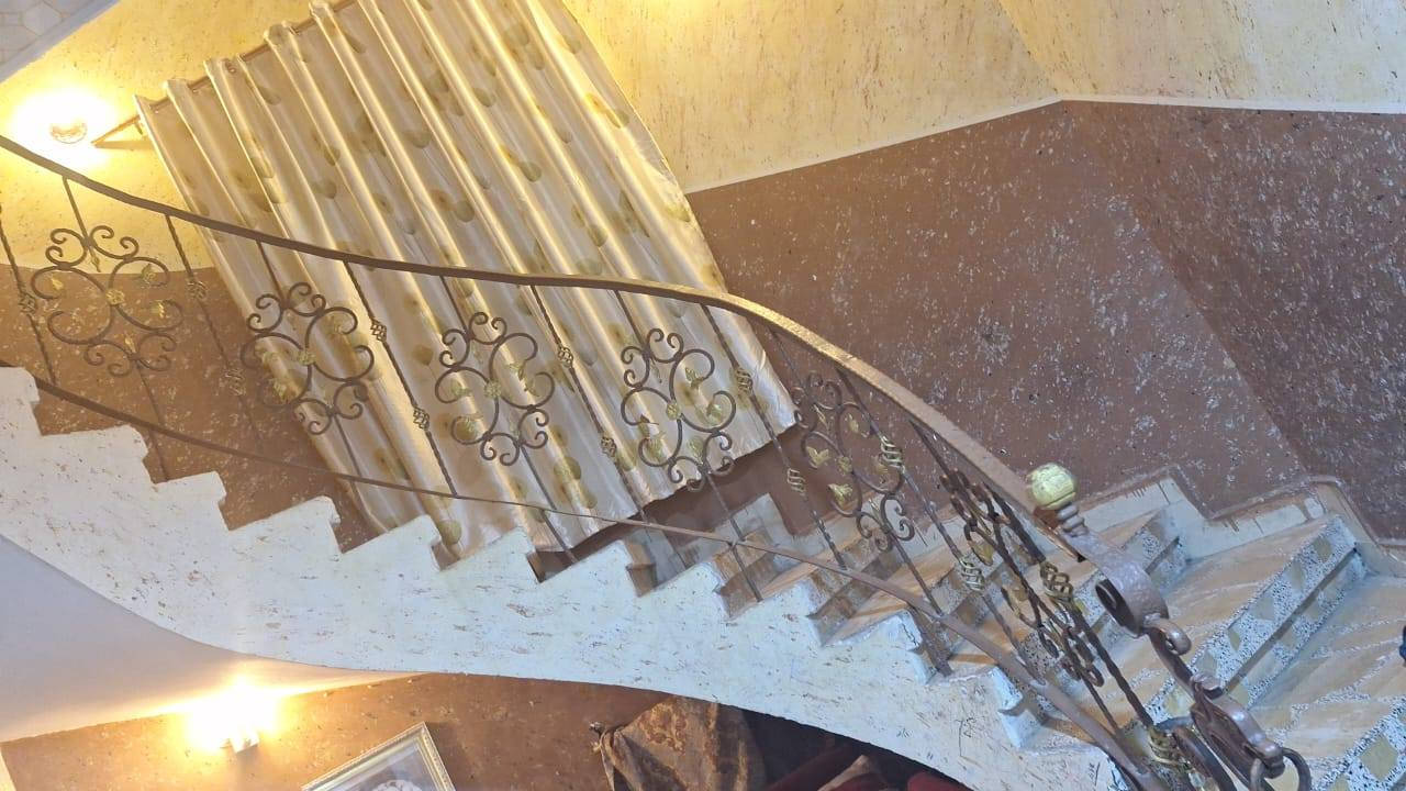 : بيت طابو ٢٥٠متر بلمشراك قريب للشارع العام نظام شقتين كراج حديقه منطقه تبيلط مجاري بناء حديث درج داءري عدد غرف ٦منام مع مجمع حمامات داخلي وخارجي
[ اقرب نقطه معد الياس العالميه في المشراك 
بصره
فقط للبيع
ت
***********
***********
العنوان 
بصره المشراك قرب السنتر
الثالث
قرب معهد الياس العلميه المشراك
تعالوا وشوفوا 
البيت باسم واحد
