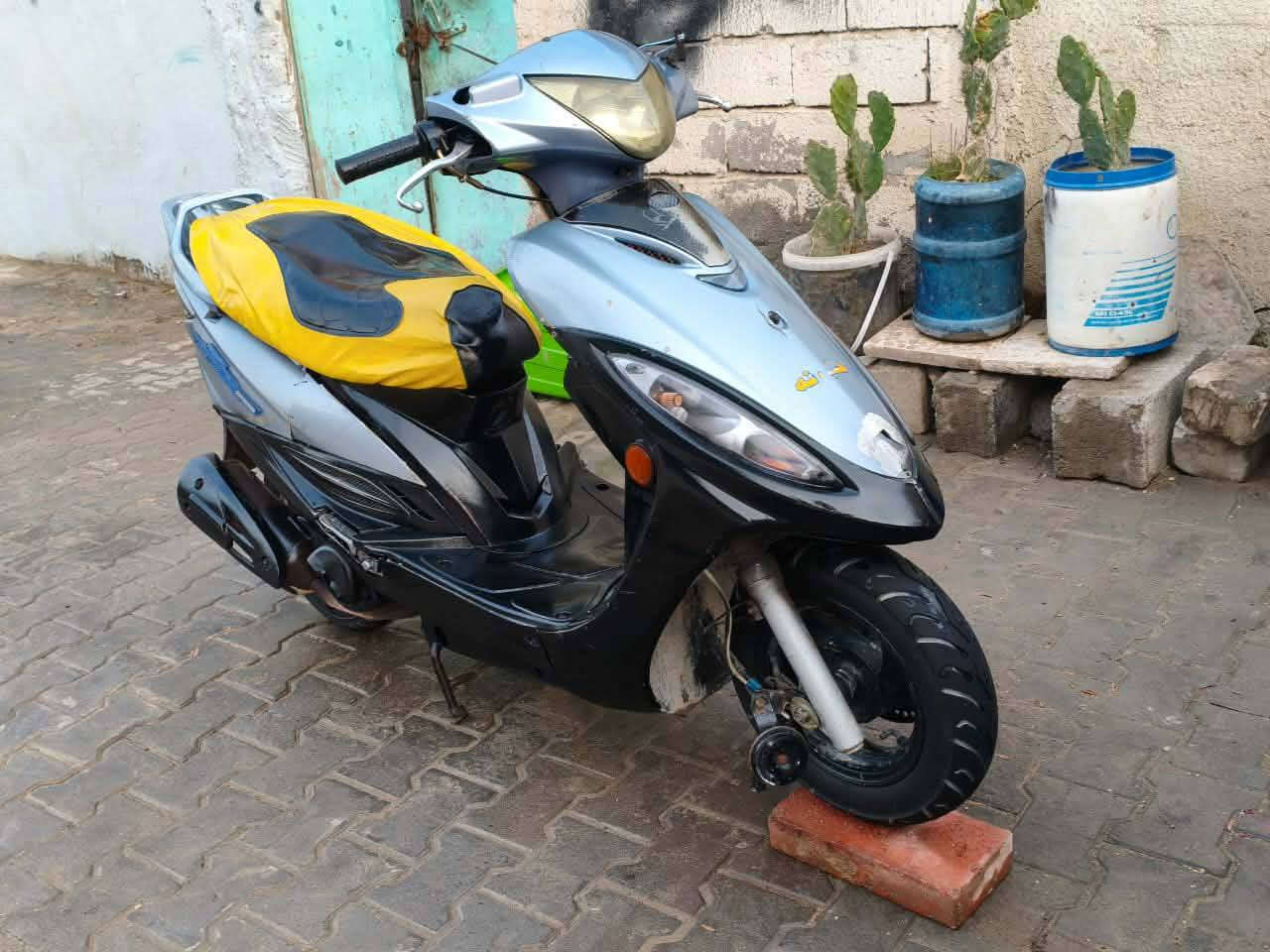 للبيع كامكو g4 مكينه مامفتوحه كهربائيات كله شغاله السعر 375 وبيهه مجال. ***********
