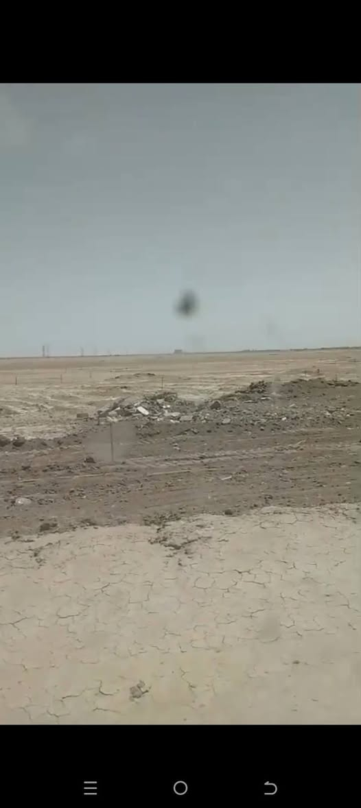 السلام عليكم 
يوجد قطعه ارض للبيع المساحه 93 دونم طابو زراعي حق تصرف مقاطعة 29 باب زيد رقم القطعه 59 شارع الاستاوري بصف توزيع ضحايا الإرهاب السعر 75 قابل للتفاوض الاتصال على الرقم *********** العنوان بصرة شط العرب منطقة الريان خلف مجمع العتبة الحسينية البصرة, العراق
