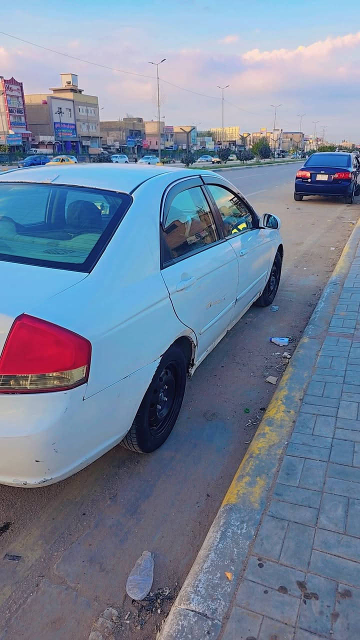 السلام عليكم سياره سبكترا سيراتو موديل 2009 مصبوغ عام جماليه مكانها كربلاء ومكينه  كير خير من الله السعر 73  وبيها مجال  متكلف بنشرها غير متواجد على الفيس  (***********)
