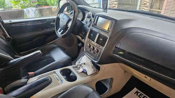 خريج وكاعد ماعدك شغل تاخذ هاي وخط طالبات طبية وحياة سعيدة وبسعر سلتوز تصدك دوج بعد

دوج كرفان sxt موديل 2018

ماشية 72 الف ميل

محرك 3.6

ابواب وجنطة كهرباء سيارة

تشغيل عن بعد

جاهزة وبدون نقص

حادثها جاملغ صفحة السايق ومبدل نفس اللون وبارد البنيد

السيارة جاهزة

#السعر_الطلب_في_التعليقات 

العراق بغداد مدينة الصدر الشماعية

*********** بدون مراوس
