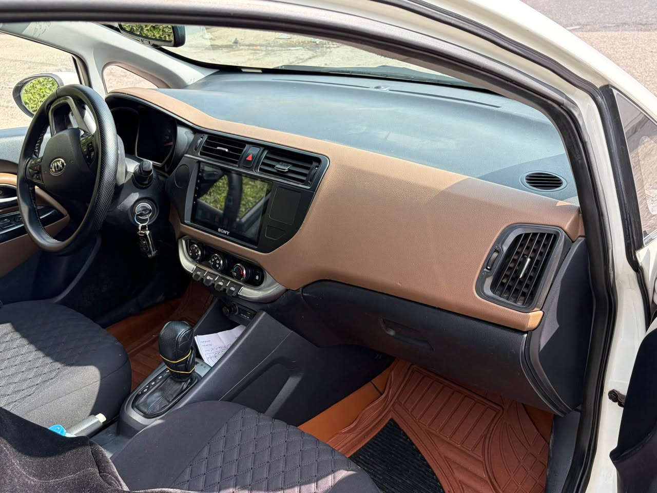 كيا ريو موديل ٢٠١٣ گير و مةكينةي بةشةرتة يةك دينار مةسروفي تيدا نيية ٣بارجةي سبوغة رةقةم و سةنةوي نويية سعري ٨٢$ مجال سوين هةولير ***********
Whatsapp أربيل, العراق
