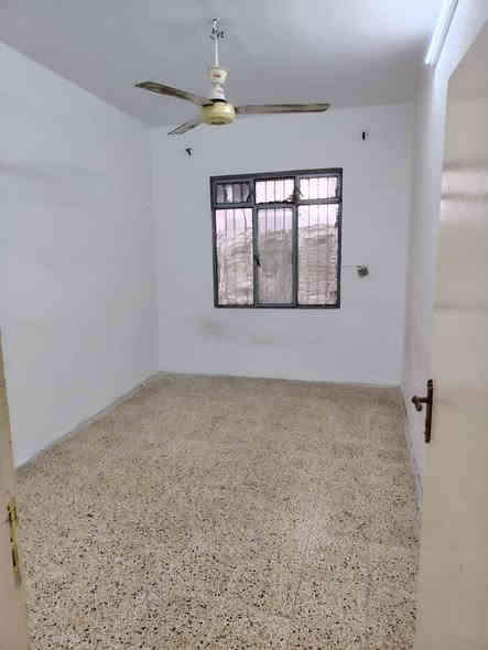 شقة للأيجار
الموقع حي السكر قرب حجامة اليمامة
الشقة طابق ثاني مساحتها ١٠٠ متر
تتكون من غرفتين وصاله ومطبخ وصحيات.
ملاحظة مطلوب عائلة صغيرة.
للاستفسار والتواصل الاتصال على الارقام ***********
***********
