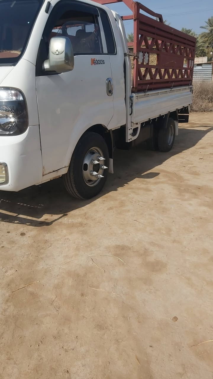 السلام عليكم
سياره بنكو فحل موديل 2016 السنويه مجدده2027 كير و حداديه مكفول تخم تاير فقط باب مفتوح***********
