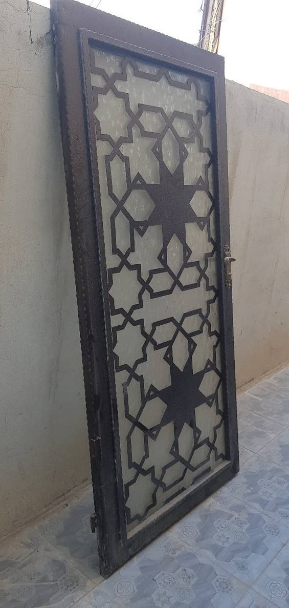 السلام عليكم بعداذن الادمن باب حديد ابوالنقشةمع جام ..مصبوغ حراري عدد٢للبيع قياس ٩٤×١٩٨ والثاني ٩٢×١٩٥ للاستفسار الاتصال 
***********
