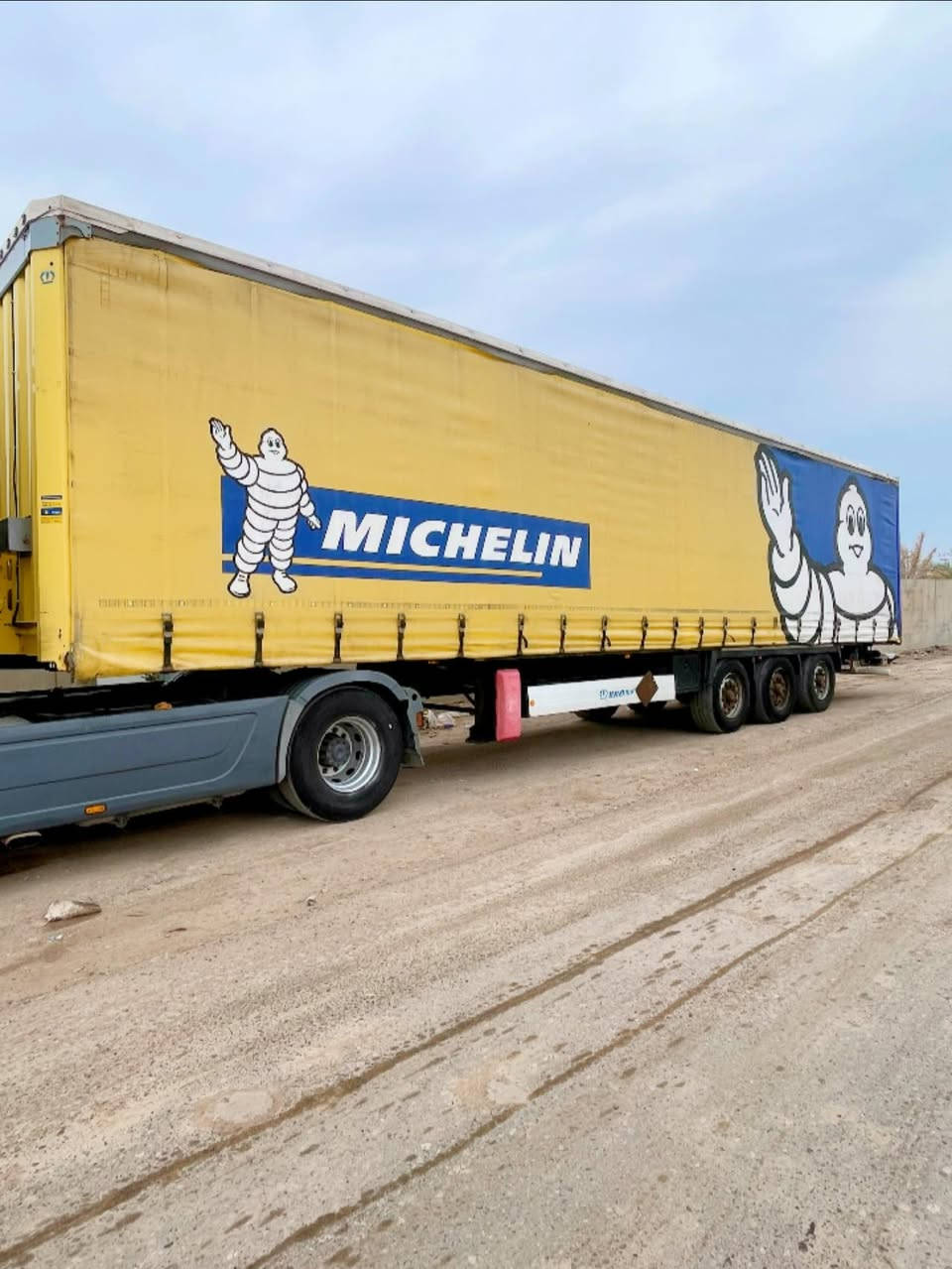 سلام عليكم عربانه كرونه منفيس مديل 14 دخول جديد ومكفول مجموعه بيبي دسك بريك  سقف جوب مطري الاستفسار والمعلومات 
الاتصال على الرقم 
***********
***********
