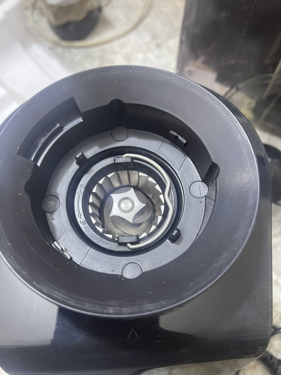 تتوفر طاحونة المانية جديده ما مستعملة  ***********
