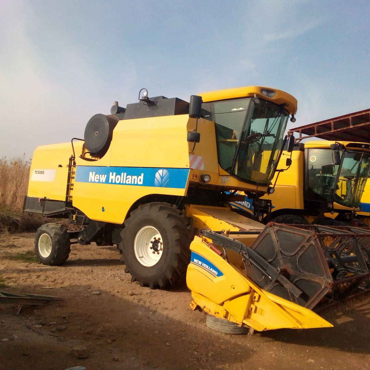 السلام عليكم حاصده نيوهلند خمسه بلم تك درام تخم تاير امامي جديد مديومه وجاهزه للعمل هايدرو طبله 15 عنوان بابل جبله قرب الخط السريع شركه الحصاد الذهبي ***********
