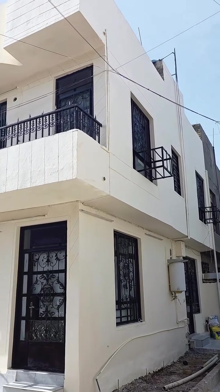 دار للبيع ٤٥ متر ركن ٩في٥ مسلح مدخلين صاله مطبخ ملحقات مع ٢نوم في الطابق الثاني السعر ١٥٥ مع مجال بسيط للإستفسار الاتصال مكتب الخيمه للوساطه العقارية ***********
