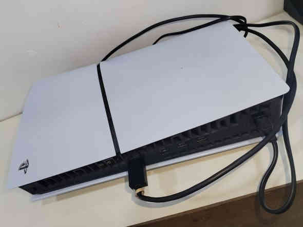 بلي ستيشن فايف سلم واحد تيرة 
جوستك واحد فقط 
العنوان نجف 
ستعمال اقل شهر نضافه 100‎%‎ السعر 650
رقم الهاتف ***********
