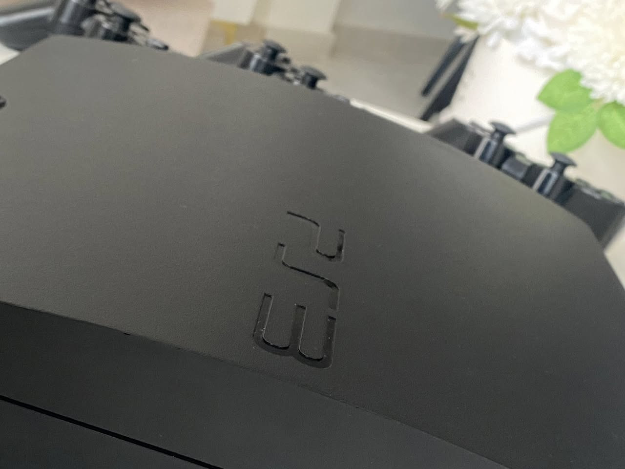 السلام عليكم 
خاوتنا بلايستيشن 3  جديدة ليطا 10/10  
معاها 03 مانات  معا لي كابل اوريجينال تاعها فيها الالعاب 
1.God of war 
2.Geta v 
3. Morta combat 
4.blur
5.Fifa 19 
نبيع ولا نبرز  ببلاي 4 ونزيد


**إذا كنت صاحب هذا الإعلان وتريد حذفه لأي سبب، رجاءا أرسل رسالة إلى الدعم الفني**