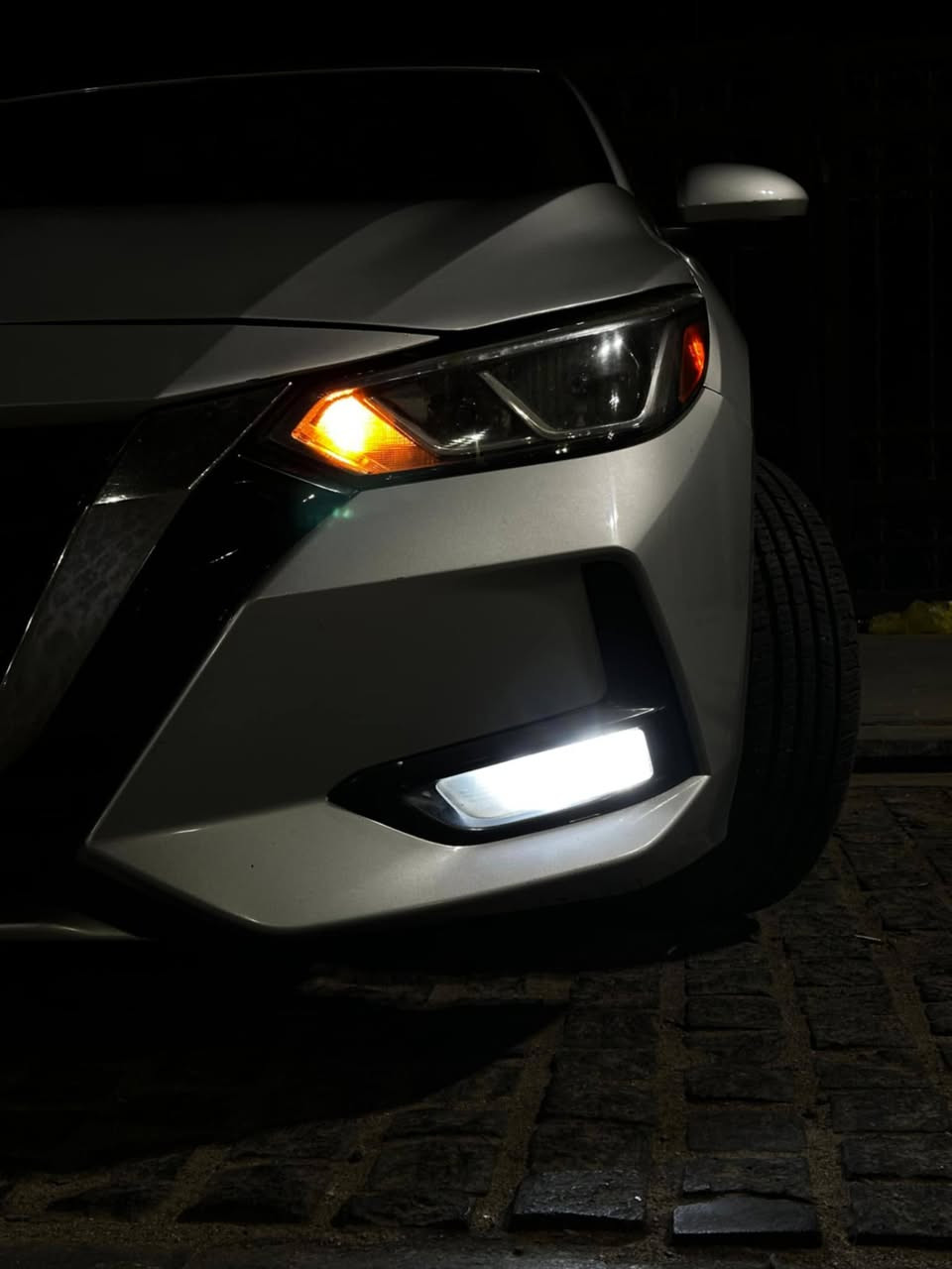 السلام وعليكم نيسان سنترا 21 وارد أمريكي معوقين وكاله عامه رقم مثنى ب28 تصير حره  سياره جديده ماشيه 50 مايل بيه جاملق وبنيد جهت السائق وكص بل فخذه جهت السائق السعر 95 ورقه المكان البصرة ***********اتصال
