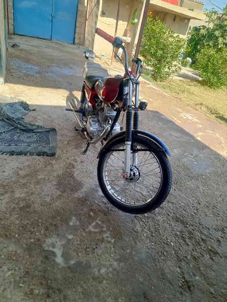 سلام عليكم دراجة نامه شلامجه اصلي تعمير الشاصي موديل (2023) اوراق اصلي مكينه موديل (24) غراضه كله نامه اصلي مكينه خرسه ما مفتوحه شوفت عينك دراجة احله من الصور شلعه ومعدل خير من الله دراجة جاهزه  للخير السعر (650) وبيه مجال الشراي يتصل (***********) مكاني بابل قضاء المحاويل
