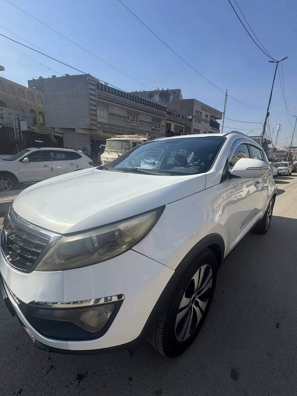 سبورتج 2014 خليجي 
بيهة بنيد مصبوغ نصة وبيهة جاملغ مبدل والاصلي جاملغ موجود بي طخة خفيفة 
وبيهة بارد مثل مموضح بالصور 
سيارة تخم تاير
 ماشية 170 
مري شفط محرك 2000 دوش
للاستفسار ***********
بغداد الاعظمية 
السعر 143 وبيهة مجال
