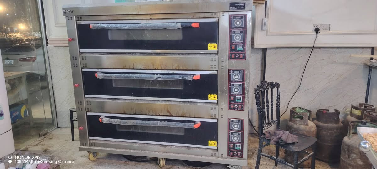 السلام عليكم فرن للبيع مشتغل 40 يوم فقط طاحونه جديده مكانهن ناصريه الشطره
***********
