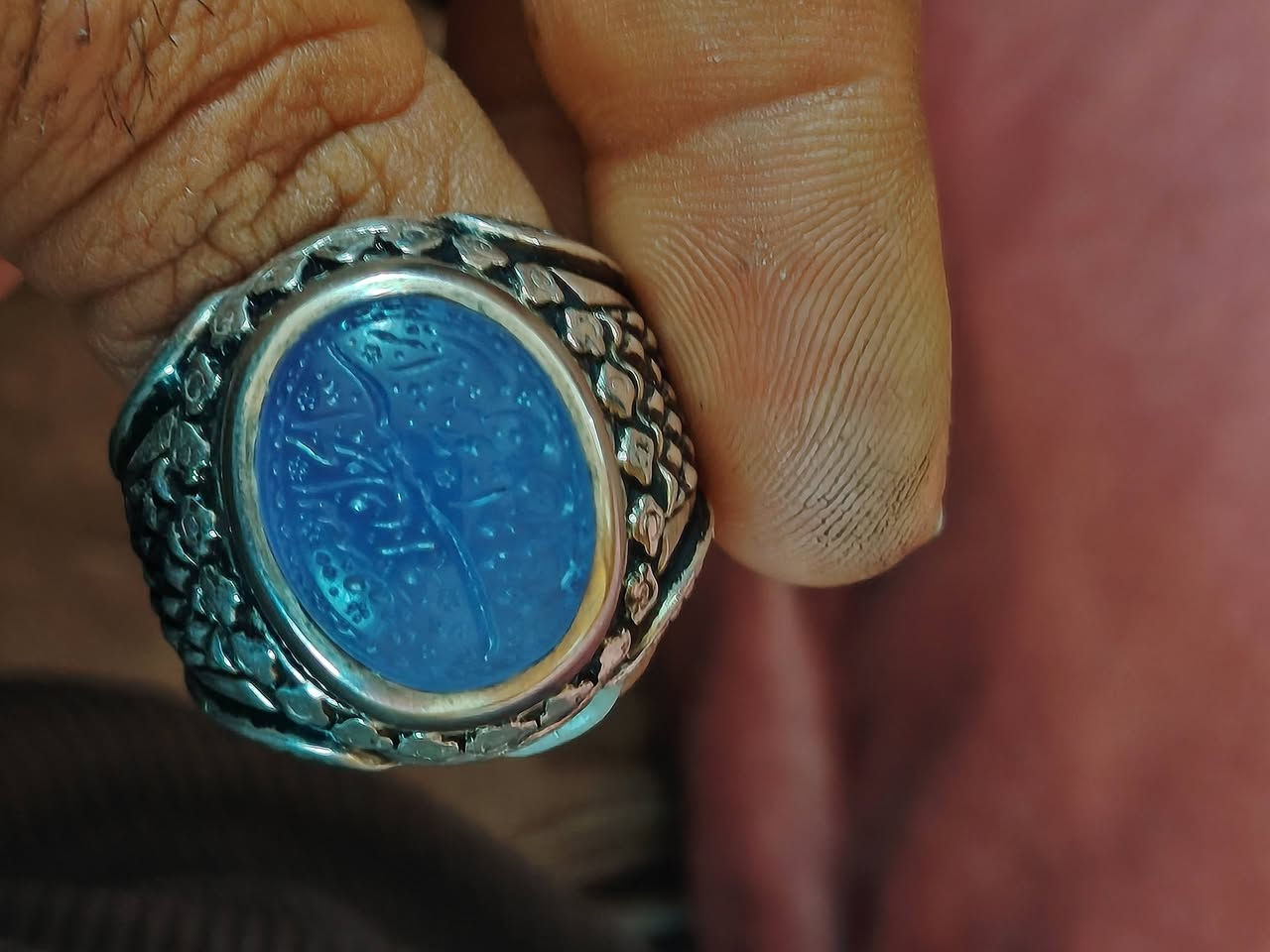 عقيق يماني سمائي
السعر ١٢٥
صياغه ثقيله
قياس الخاتم ٢٤


**إذا كنت صاحب هذا الإعلان وتريد حذفه لأي سبب، رجاءا أرسل رسالة إلى الدعم الفني**