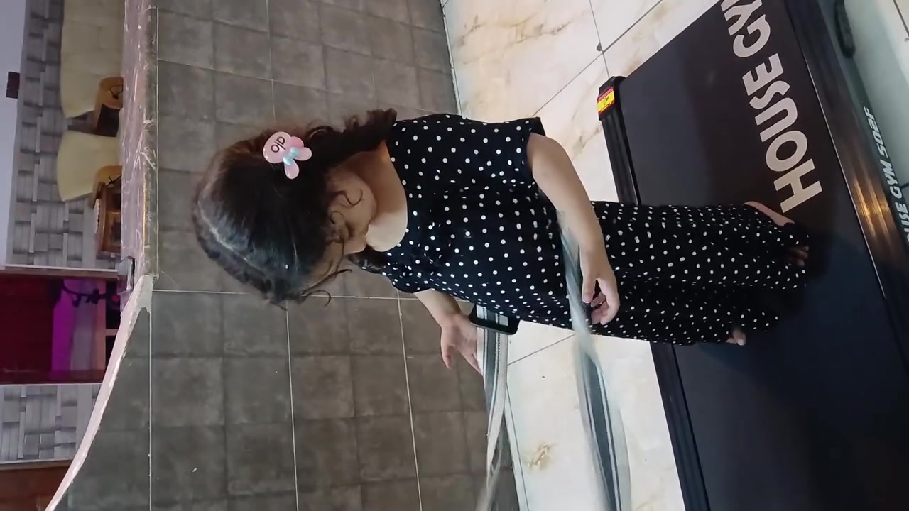 جهاز جري نضيف كلش مزاج شغال يصير للضهر للرجل المشكله من جاي يشتغل يرجف ابيعه هيج سعره ١٠٠ مكاني بغداد مدينه متواجد وتساب  ***********
