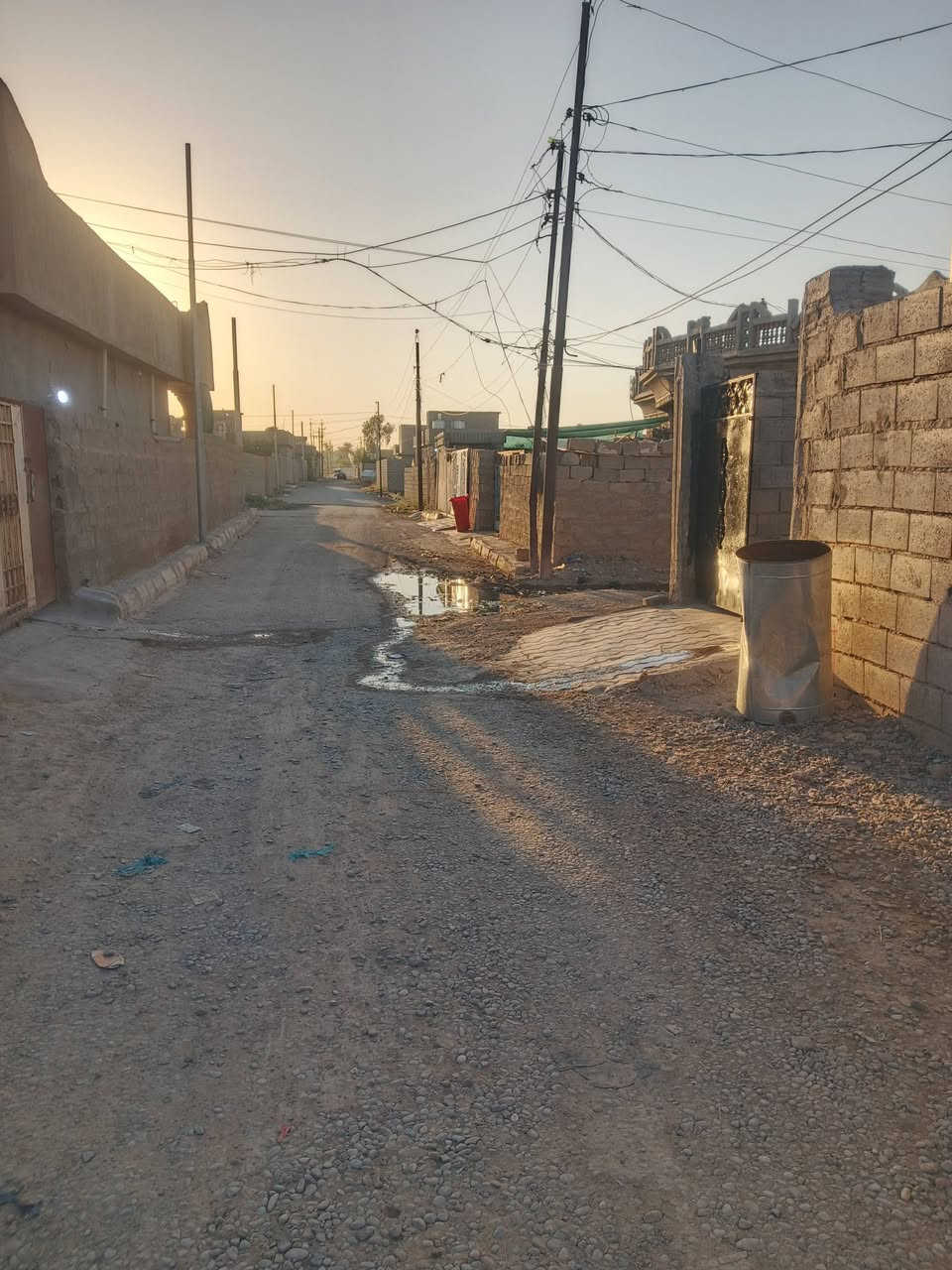 بيت للبيع في حي السلام يتكون من غرفتين نوم وربعه وهول ومطبخ وحمام داخلي خدمات كامله ماء وكهرباء
عايزو لبخ داخل وخارج فقط الموقع نهاية شارع المنتزه
السعر المطلوب 25وللشراي بي مجال الأتصال على الرقم*********** وحياكم الله على لسان ابوالخطاب
بيت للبيع في حي السلام يتكون من غرفتين نوم وربعه وهول ومطبخ وحمام داخلي خدمات كامله ماء وكهرباء
