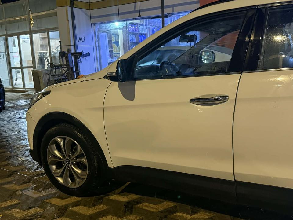 سنتافيا 2015 خليجي
مكفولة كفاله عامه ضربة صبغ تبديل بارد 

محرك 6 سلندر 

كير و حداديه و مكينه بحاله ممتازه 

ماشية 100 كيلو 

7 راكب 

كشنات جلد

رقم ذي قار مشروع وطني باسمي 

مكاني ناصرية مركز 

*********** 

السعر 200 و بيها مجال قليل
