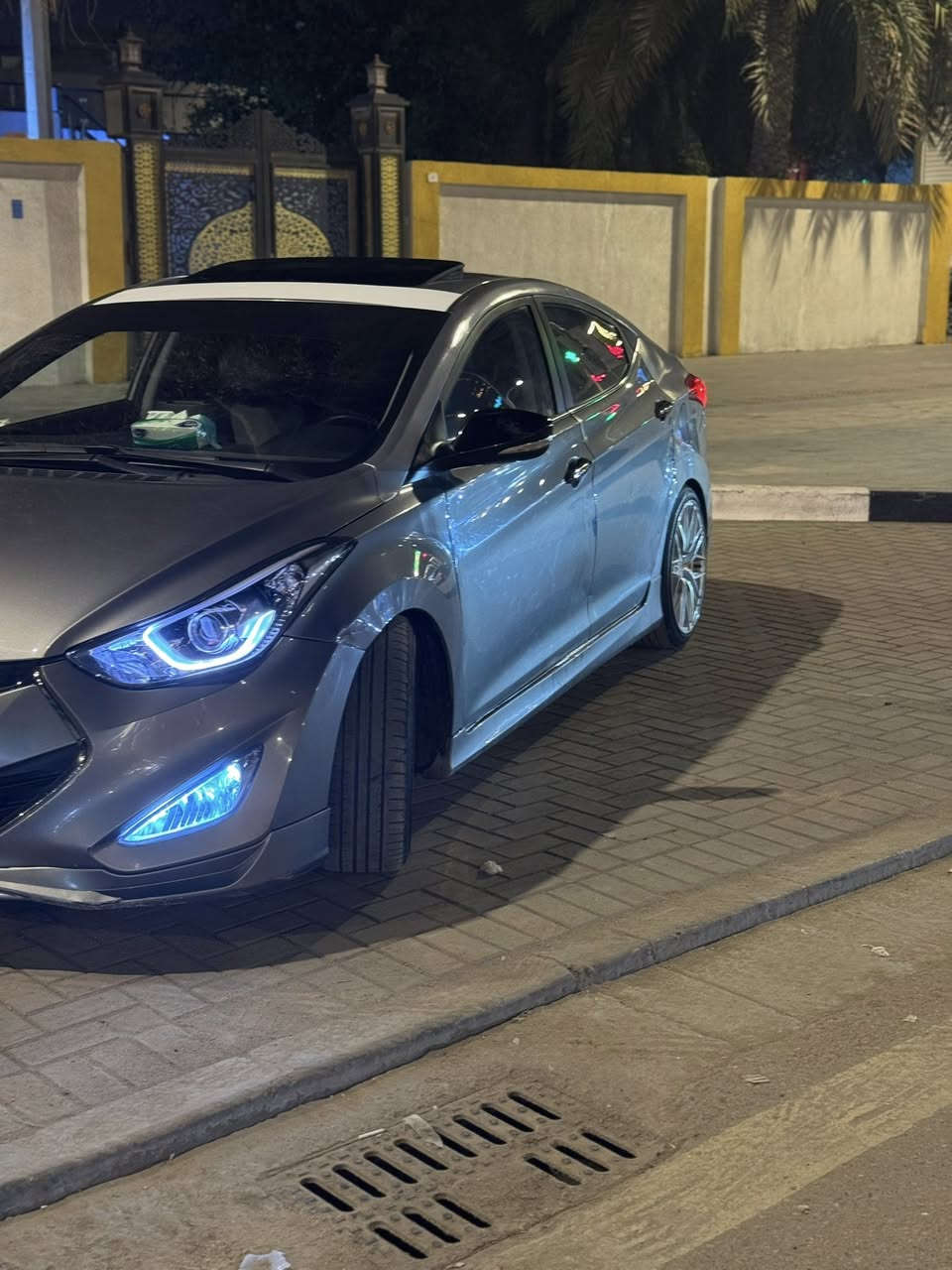 السلام عليكم الانترة 2015 فول لفول لمتدد رياضي مكينة 2000 
كير حدادة تبريد مكينة تدفئة كهربائيات كلها جديد ماعوزها برغي مفولة كلش للخير حتة تدفىة بلكشنات الخلفية نضام ايكو 
سيارة مزوعة موصفات كلش للخير عنواني البصرة الاستفسار اتصال فقط ماعندي ماسنجر *********** 
سعر 55
