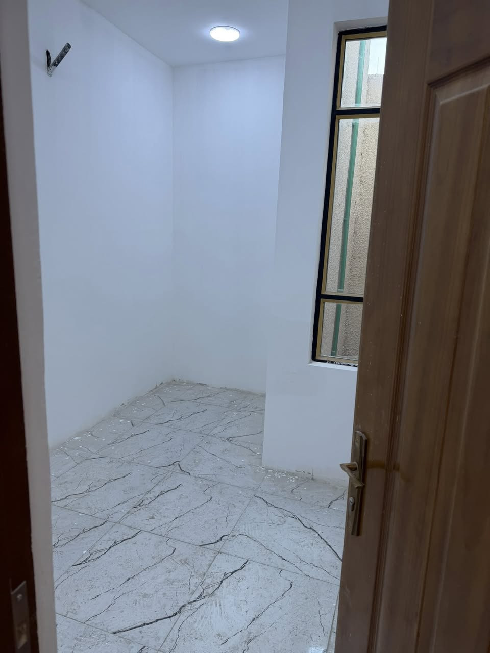 مشتمل للبيع الشعب خلف سوك شلال قرب الفلكه 

المساحه ٤٠ متر استقبال وخدمات مع مطبخ وغرفتين نوم

معروض بمكتب الكناني ***********٥///:/

السعر ١١٥ وبي مجال
