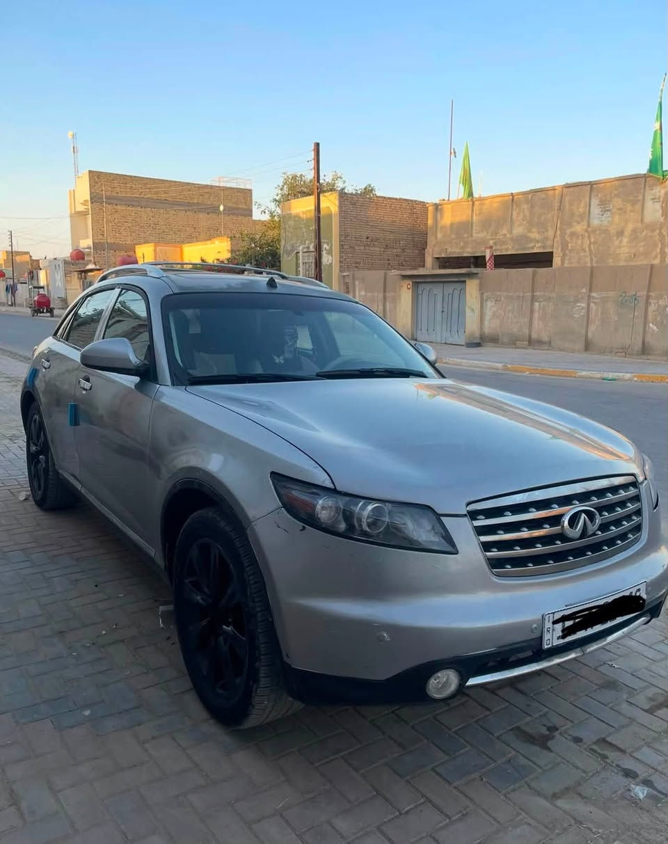 سلام عليكم انفنتي fx35 خليجي رقم بغداد انكليزي مصبوغه حزام جماليه ضررها جاملغ خلفي بدون دواخل جاهزه مكينه كير حذاديه سعرها ٧٠وبيها مجال لشراي ‭***********‬ 
مواصفات السياره 
بصمه تشغيل 
بصمه ابواب 
كشنات جلد 
تدفئه كشنات
فتحه سقف 
تحكم ستيرن
شاشه +كامره بلاد
مكان السياره الديوانيه قضاء الحمزه
