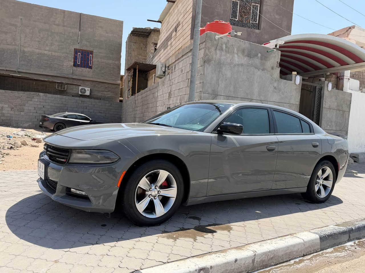 السلام عليكم جارجر لبيع مديل 2018 لون مميز سمنتي السيارة وجاهزه وجديده موصفات تشغيل عن بعد حساسات تبريد قطعتين تحكم ستيرن سياره حادثه جاملغ وباب مال شركه السعر 185 الرقم *********** الزبير, البصرة
