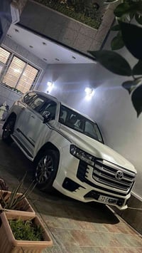 لاندكروز GXR • ٢٠٢٢ • ٤٠٠٠٠ كم