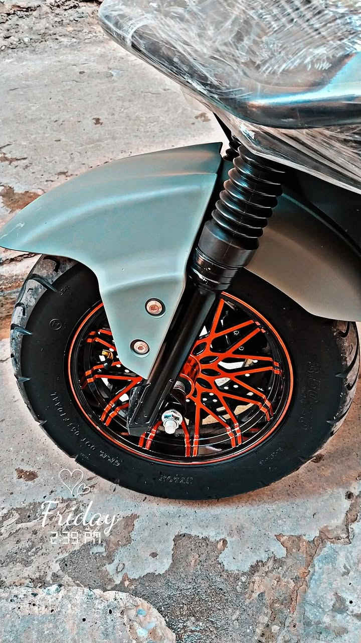 السلام عليكم  خوان
عندي دراجه اباجي  شحن 

نضام ADS

ملف 2000

باتريات 6 بعدو وضع شركة

دبلات خلفي عالي 

تواير  جديدات

اشاير شغالات 

سماع بلاتوث /شاشه فول شغال 

درع  كلشي مابي 

التواصل ***********  / ***********📞
