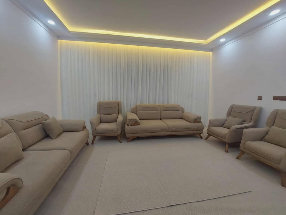 ديكورات هندسيه بتصاميم مودرون
كافه النقشات الحديثة والتصميم الحديث

مواد وعمل بضمان 

كادر كامل داخل مدينه الموصل

***********//علي

