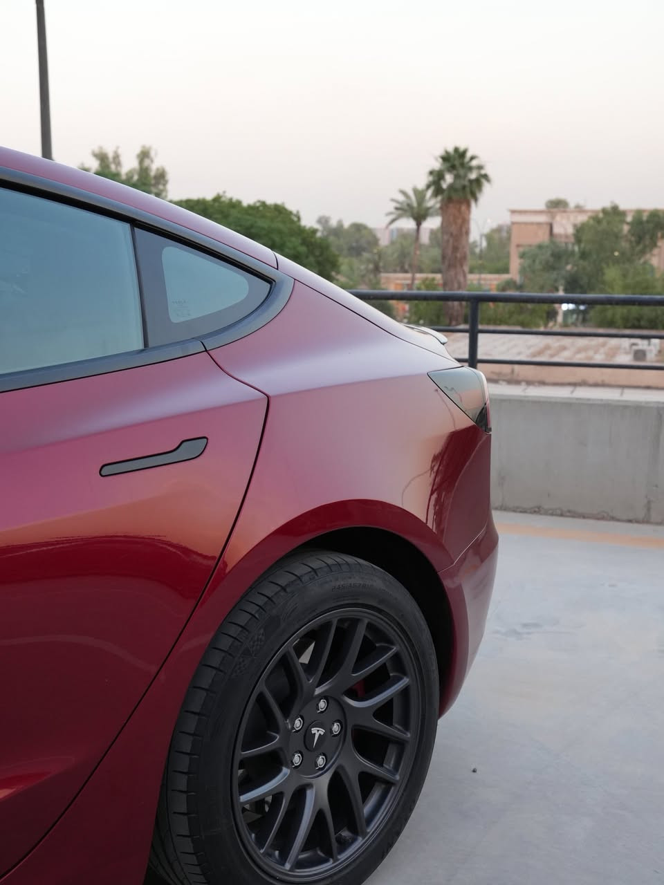للبيع Tesla Model 3 Highland 2025
سنكل ماطور
 لونك رنج تمشيك 620km 
اللون: Red Metallic
الممشى: 25,000 ميل

السعر: 23,000 دولار
بيها مجال بسيط

للتواصل:
***********
***********
