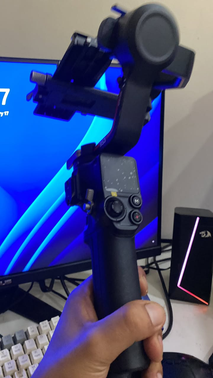 رونن للبيع rs3
رونن مستخدم خمس مرات بس 
يجي ويا سيفتي بوكس 
وذراع عدد 1 
مكاني بغداد 
***********
الرونن نظيف 99‎%‎
