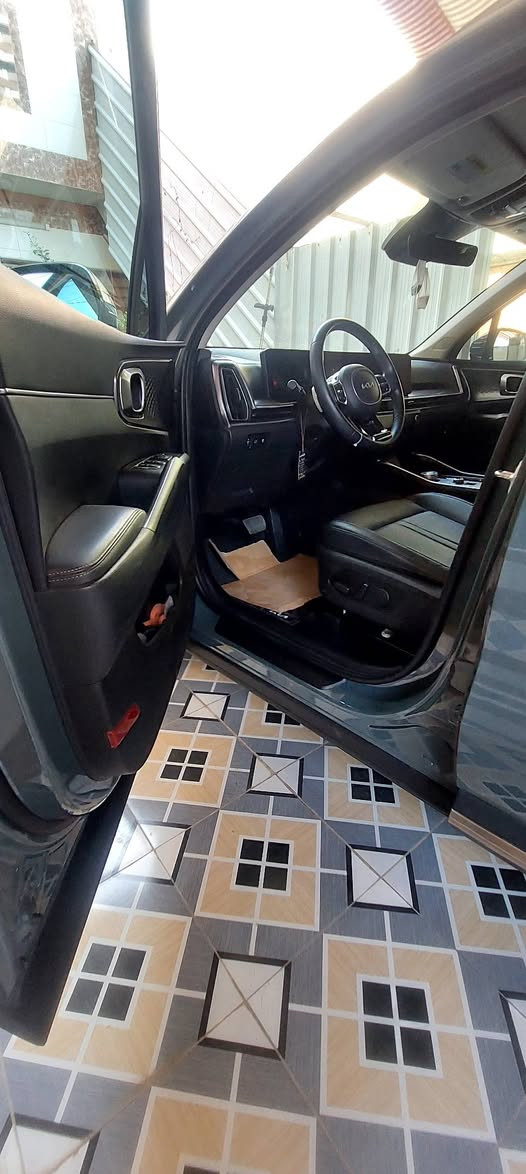 سورنتو 2025 وارد أمريكي
محرك 4 سلندر توربو هايبرد 
فول مواصفات عدا بانوراما 
صورة ضربته في امريكا موجوده ضربه خفيفه
السعر 280 وبيه مجال 
عنوان صلاح الدين بلد


**إذا كنت صاحب هذا الإعلان وتريد حذفه لأي سبب، رجاءا أرسل رسالة إلى الدعم الفني**