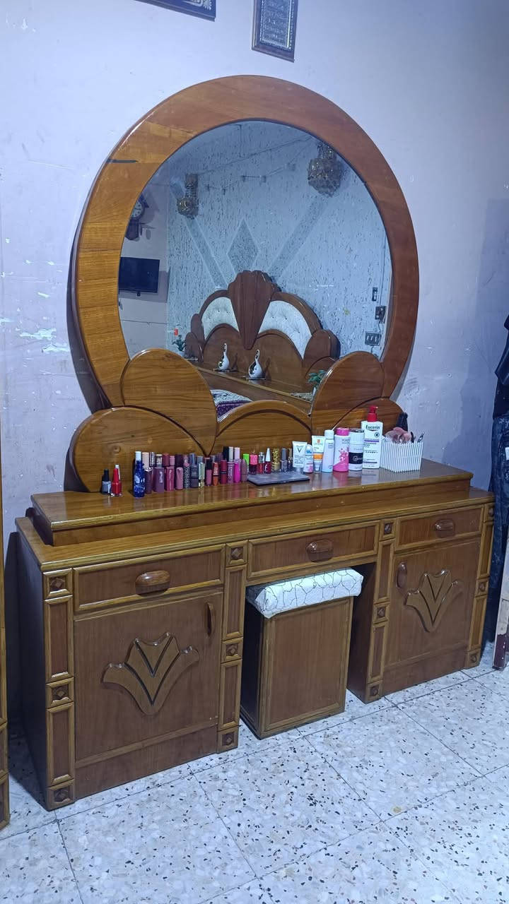 غرفه تسكام صاج داخل وخارج ام السته طابقين ظهر جرجوبه نظيفة كلش مكاني محاويل للاتصال ع الرقم ***********
