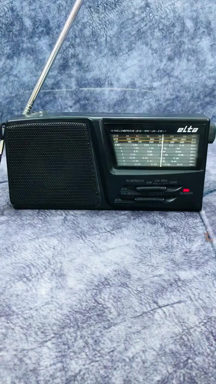 للبيع 📻
راديو من شركة  eLta 🇩🇪 
صناعة المانيا 1990 
نظافة الجهاز 100 % 
نظام الراديو FM / MW / KW / LW
للاستفسار اكثر مراسلة الصفحة 
وات ساب *********** اتصال ☎️
