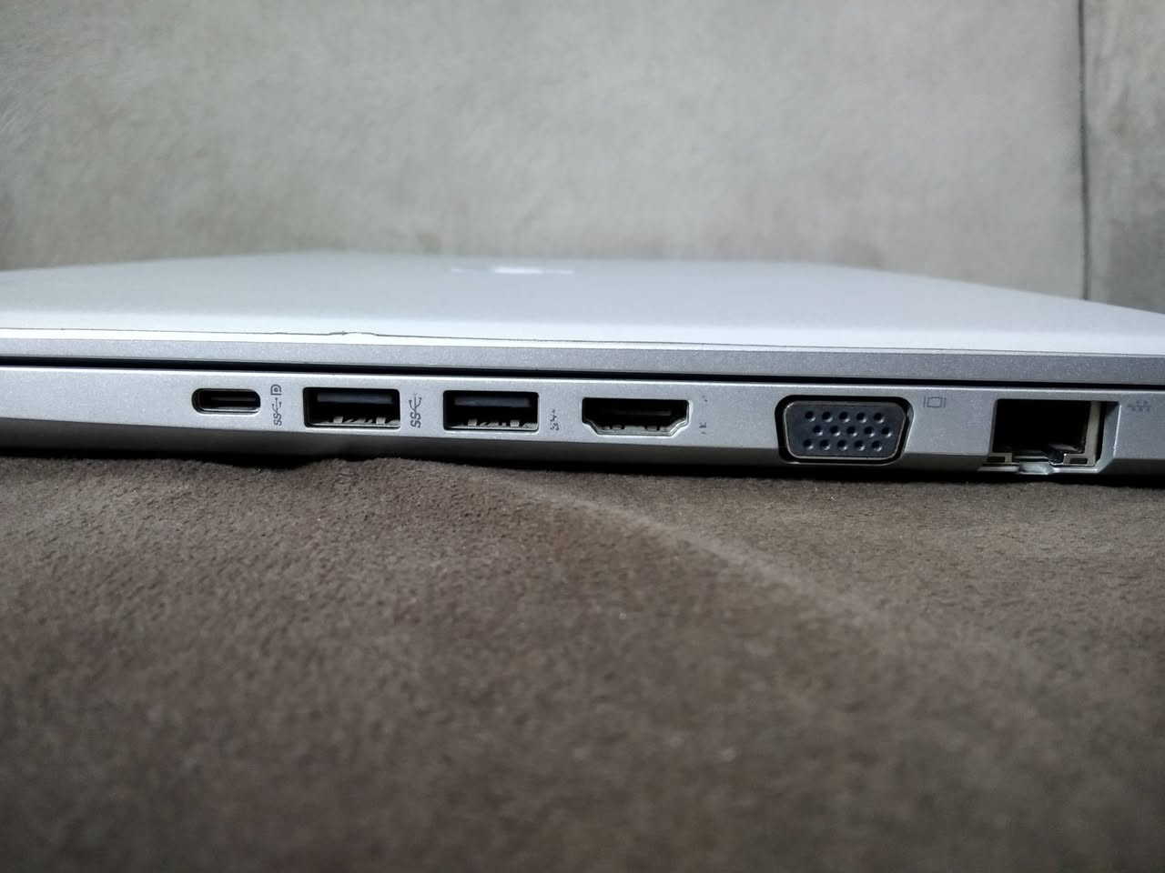 للبيع لابتوب hp 
معالج core i5 جيل ثامن
رام 16G
هارد 256 SSD
قياس 15.6
الجهاز استخدام كلش قليل 
مكاني بغداد


**إذا كنت صاحب هذا الإعلان وتريد حذفه لأي سبب، رجاءا أرسل رسالة إلى الدعم الفني**