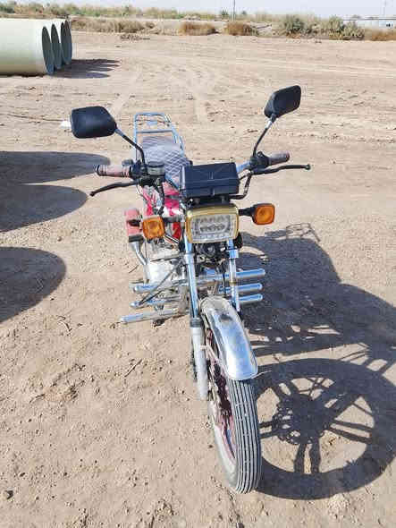 سلام عليكم دراجه ايرني للبيع موديل 2021 محرك وكير فول محرك ممفتوح كهربائيات كلها شغاله الدراجه نكره سلف سعر 550 وبي مجال مكان رمادي 
رقمي ‭0787 540 1209‬
