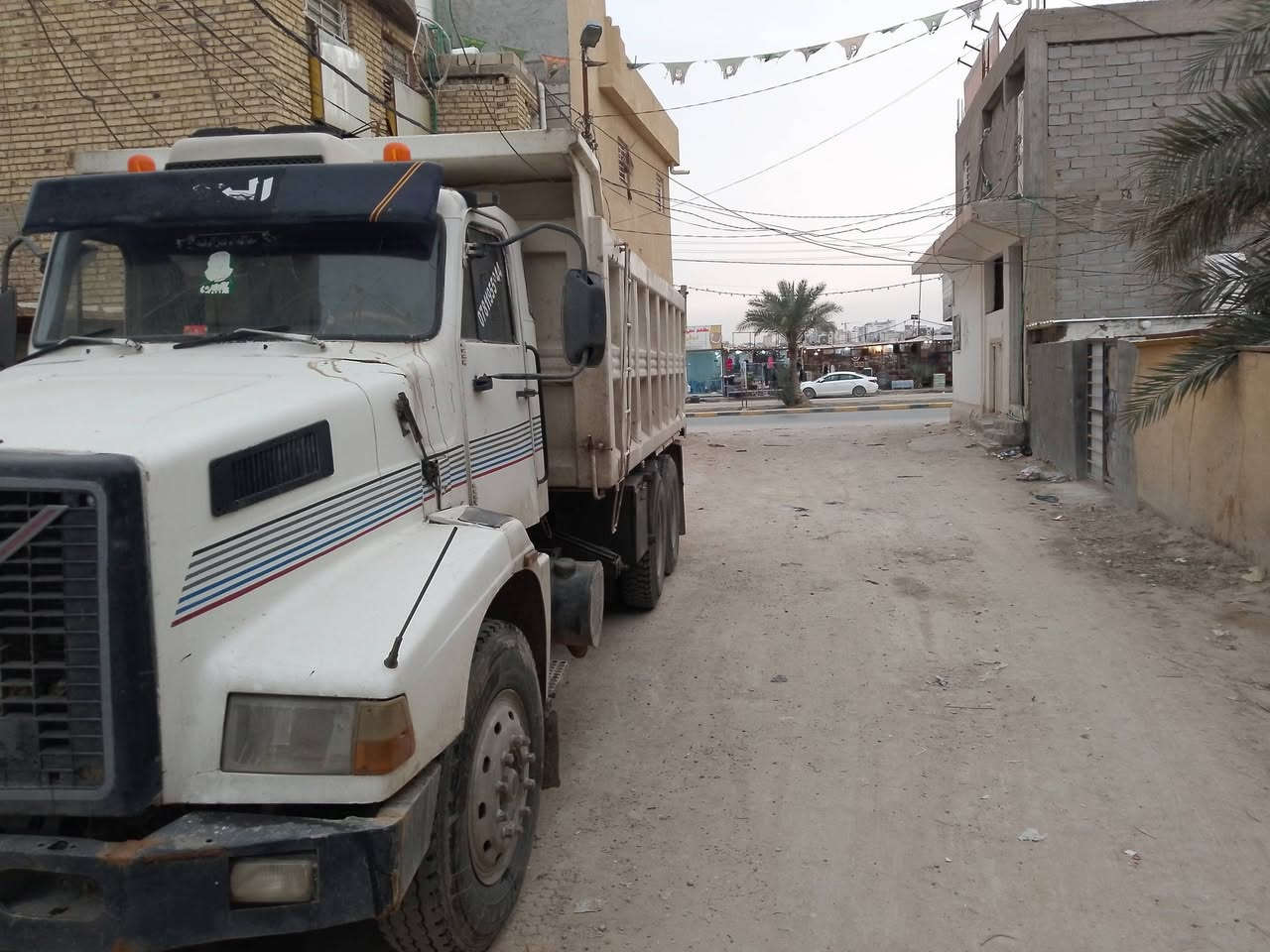 فولفو للبيع موديل 94 تخم تاير السعر 24 وبيها مجال***********
