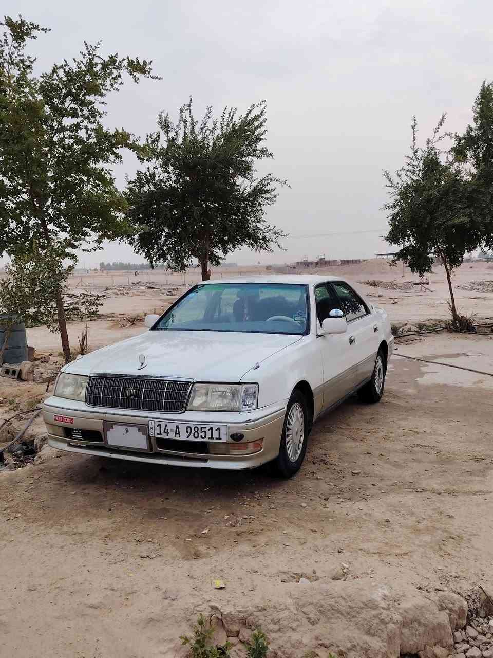 ((الفلات للبيع))
سلام عليكم راس الثور 
موديل 2000كفاله عامه كص 
نقل جثه اصوليات تخم تاير حداديه جديده تبريد ثلج الاستفسار*********** مكان كربلاء حي نصر
