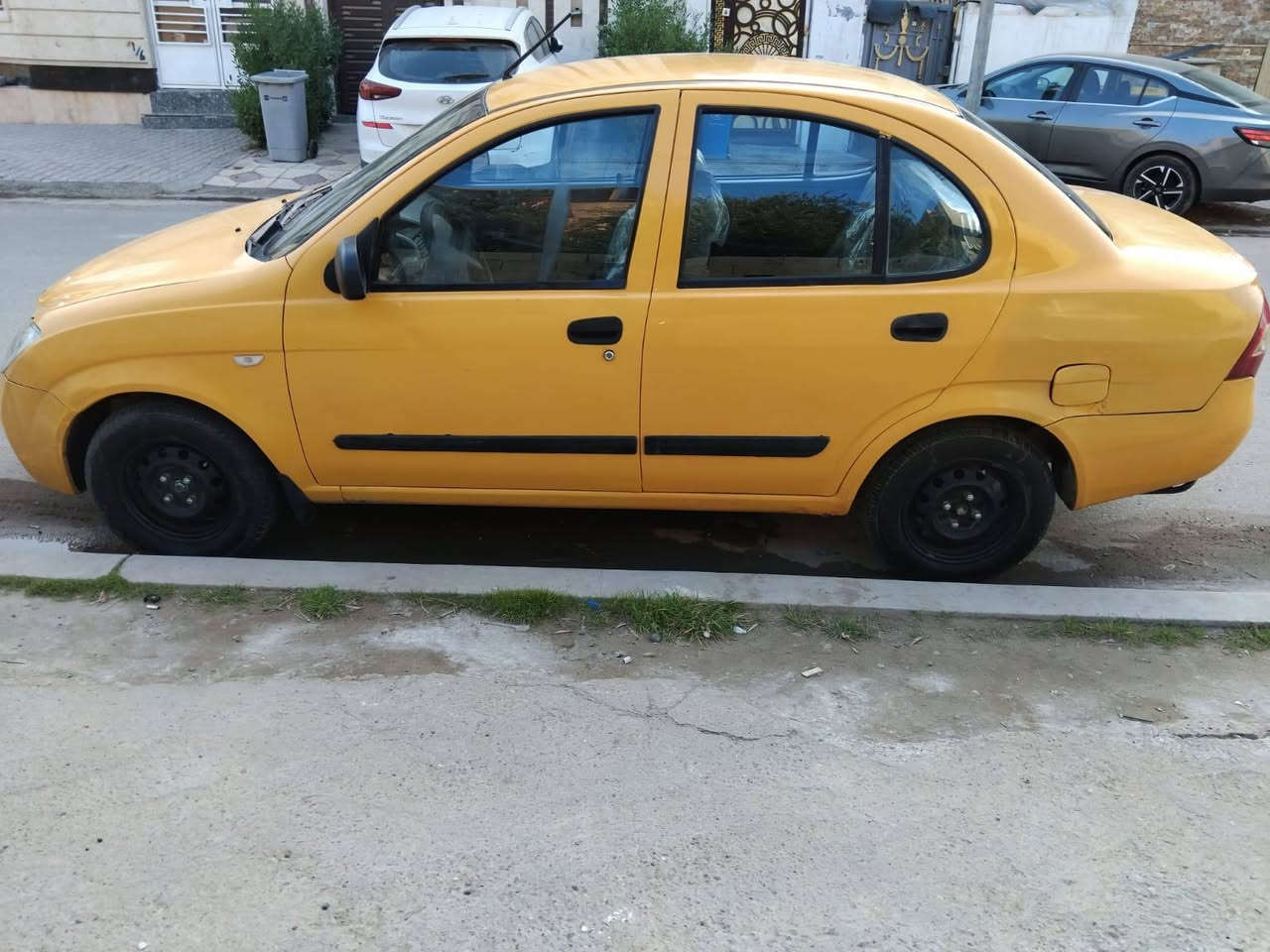 سلام عليكم
طيبه موديل 2015
بغداد بأسمي سنويه 2028
مصفره هيئه وغرامات
مكينه وكير وصدر جيدة جدا 
فقط بيها صبغ  جاملغ خلفي وباب خلفي صفحة السايق 
والجاملغ الامامي بيه بارد 
والهلالات الخلفيه بيها خياس قليل موضح بالصور
سياره ماشيه 62 الف حقيقي
المكان بغداد زيونه
السعر 38
***********
