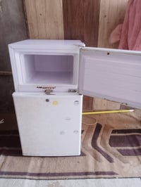 عندي ثلاجة خت جديده مكاني الدوره سعر 50الف07700112349