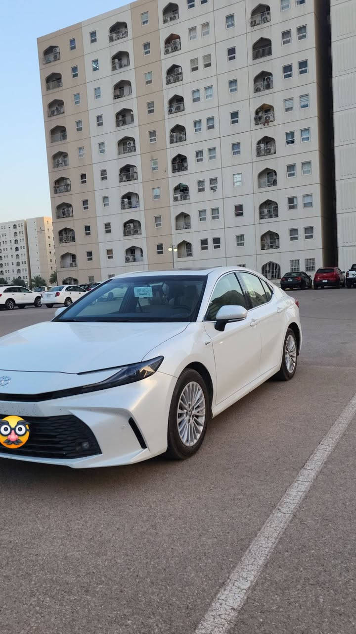 سلام عليكم 
كامري مديل 2025 خليجي 
وكالة عبد الطيف ماشية 11 الف 
السيارة بيها حادث جاملغ خلفي وجنطة  مصلحة 
السيارة فول مواصفات ما بيها اي نقص 
خير من الله 
سعر السيارة 240$وبيهة مجال
للاستفسار أكثر هاذا رقم صاحب السيارة انه مكلف بنشر
***********
